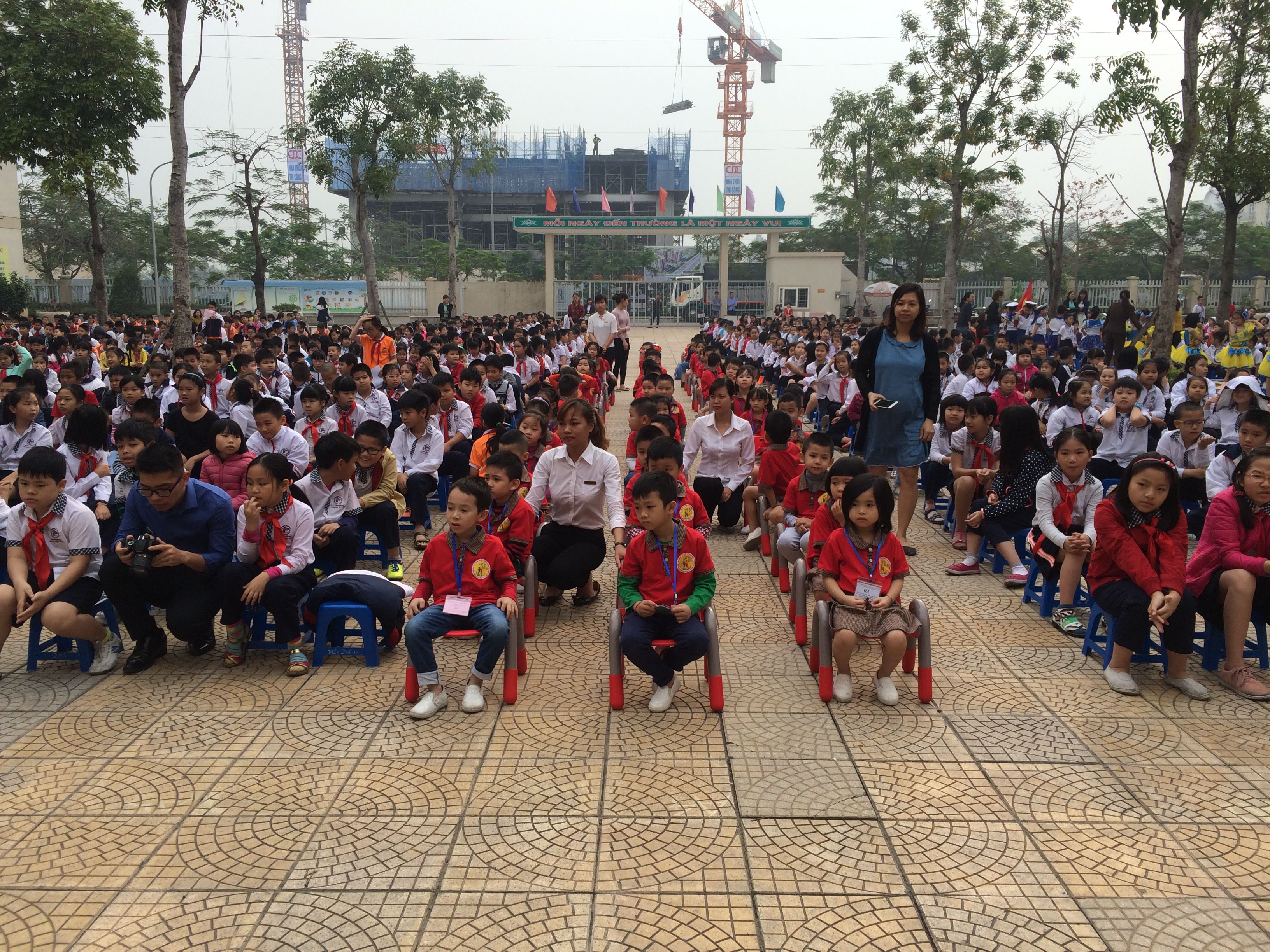 Khối mẫu giáo lớn giao lưu tại trường tiểu học Đô thị Việt hưng (2).jpg